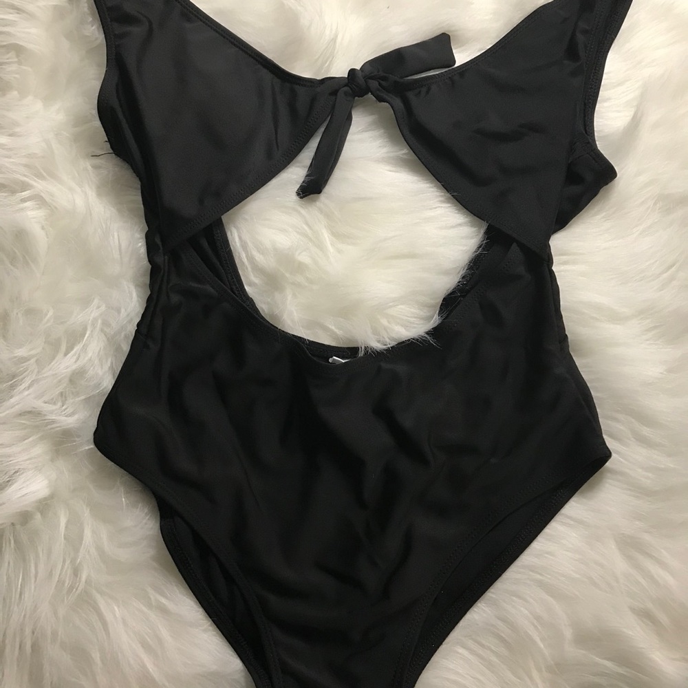 Women’s Bathing suit bundle New unused  B1